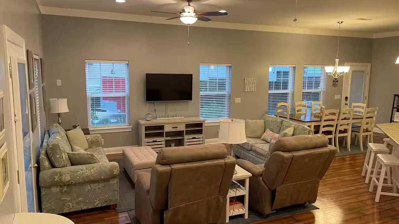 Photo of Livingroom in Bahama Beach
