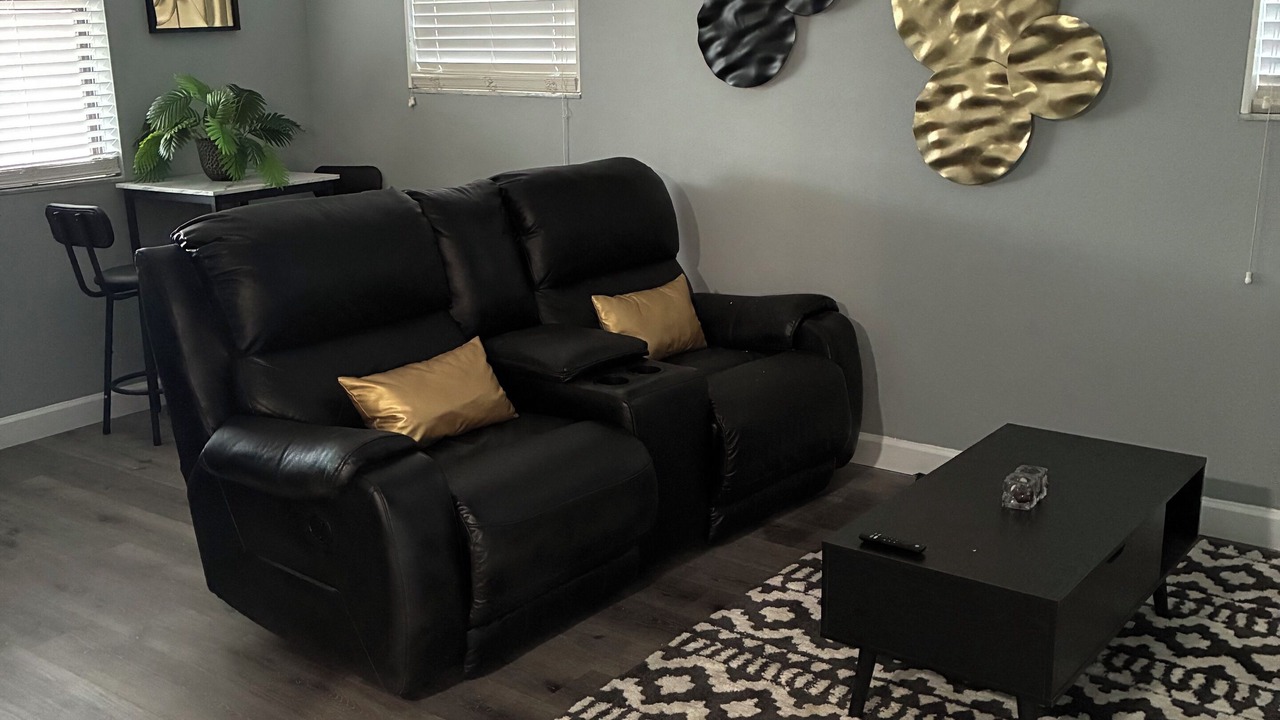 Photo of Livingroom in Clair-Mel City