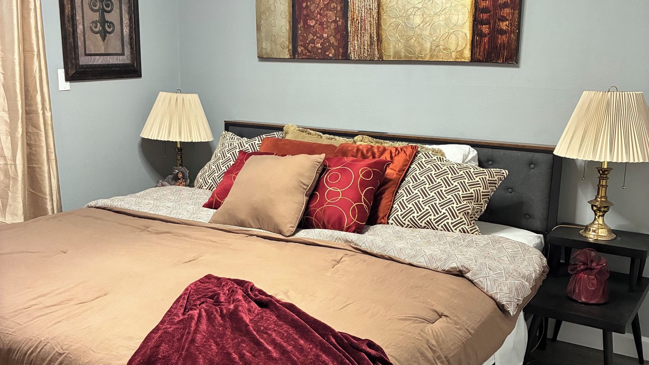 Photo of Bedroom in Clair-Mel City