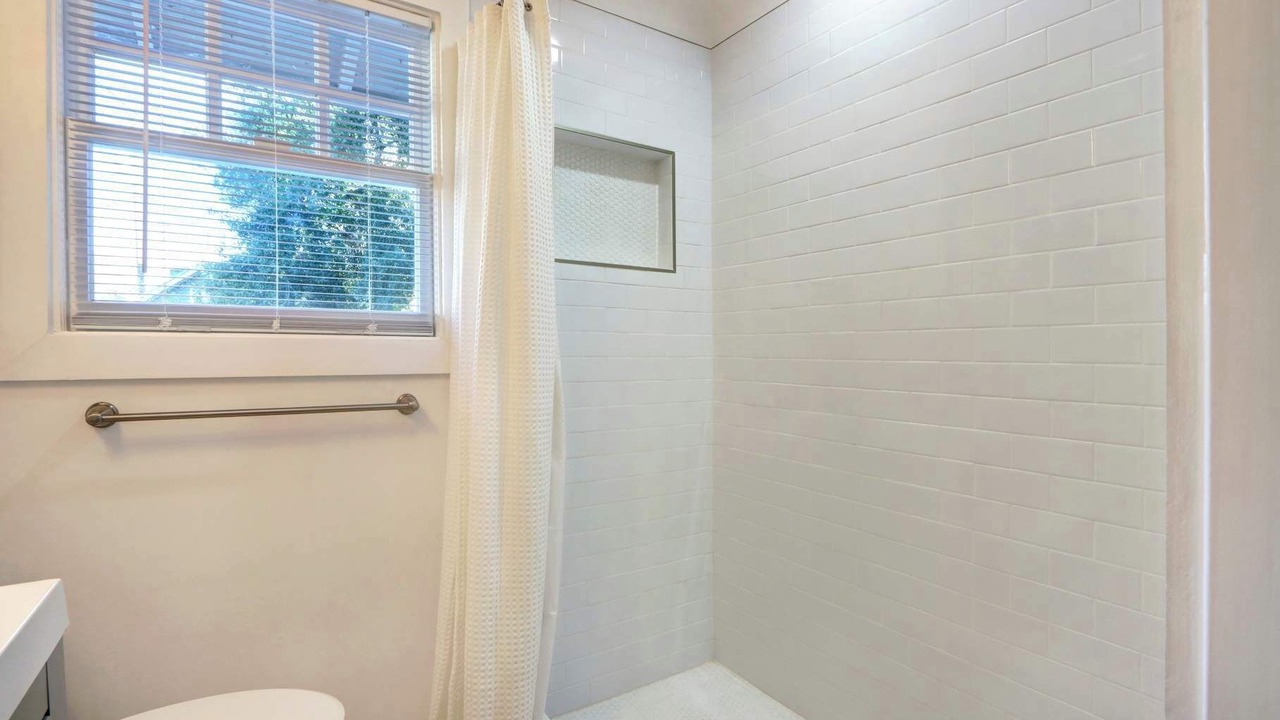 Photo of Bathroom in Thomas Square