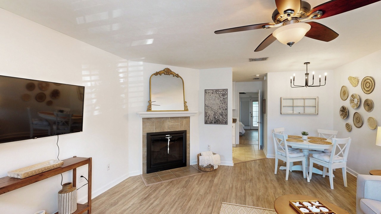 Photo of Livingroom in Tallahassee