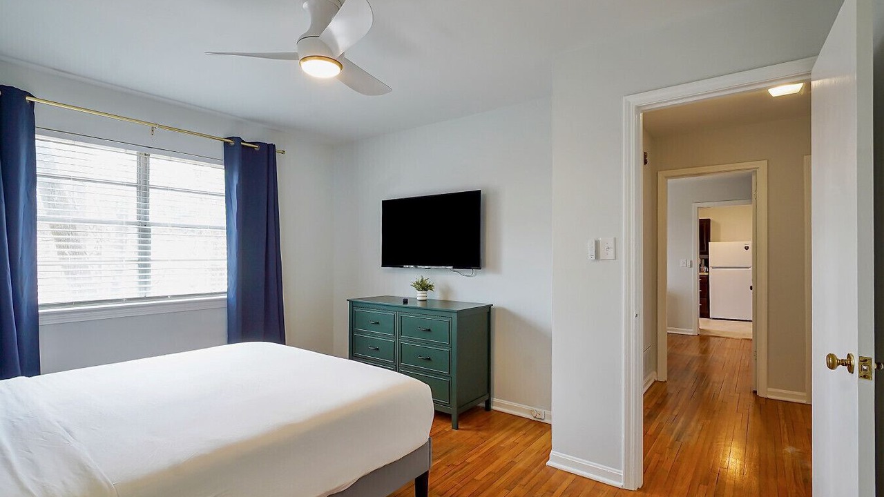 Photo of Bedroom in Crestline Heights