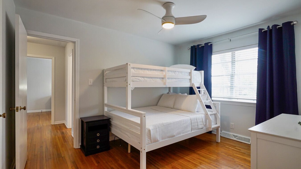 Photo of Bedroom in Crestline Heights