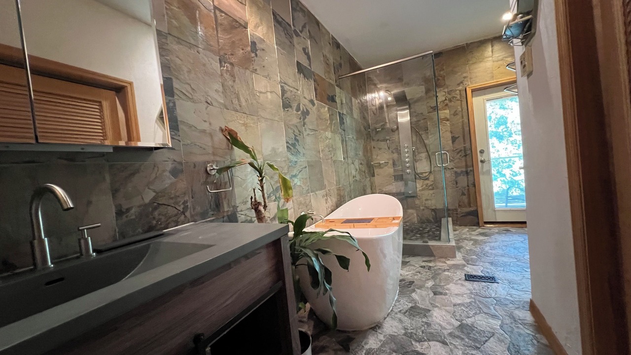 Photo of Bathroom in New Smyrna Beach