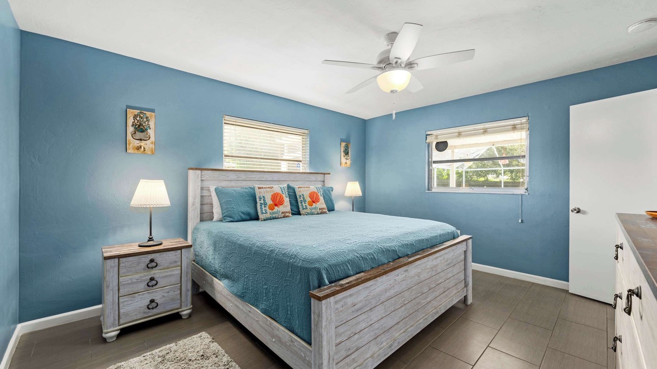 Photo of Bedroom in Gulf Gate Estates
