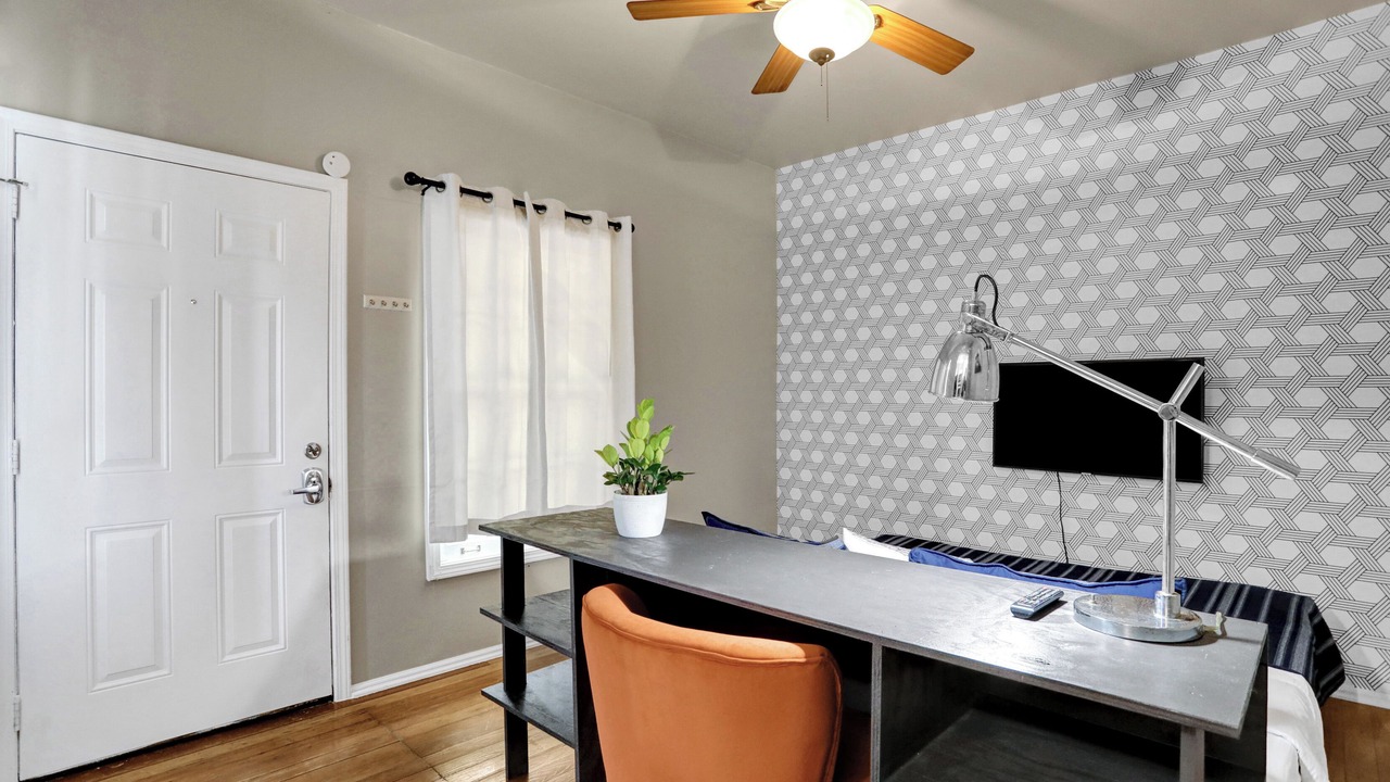 Photo of Bedroom in Midtown