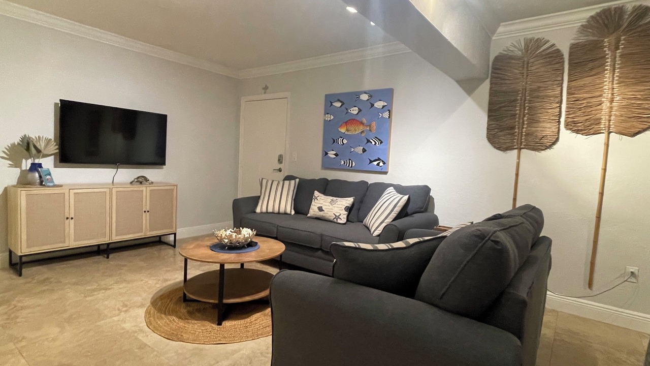 Photo of Livingroom in Key Biscayne