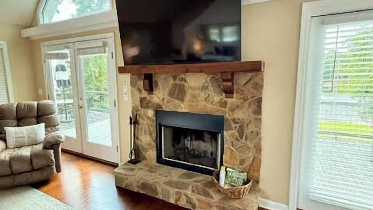 Photo of Livingroom in Hardwick