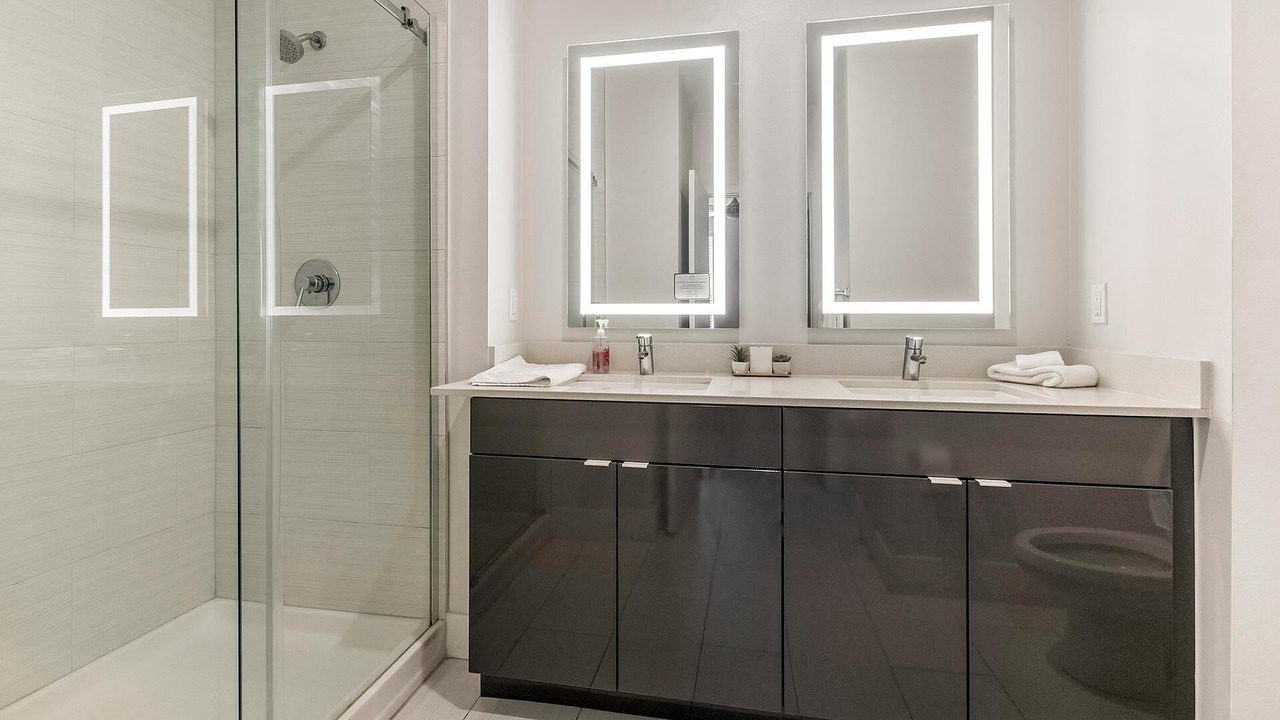 Photo of Bathroom in Port Tampa City