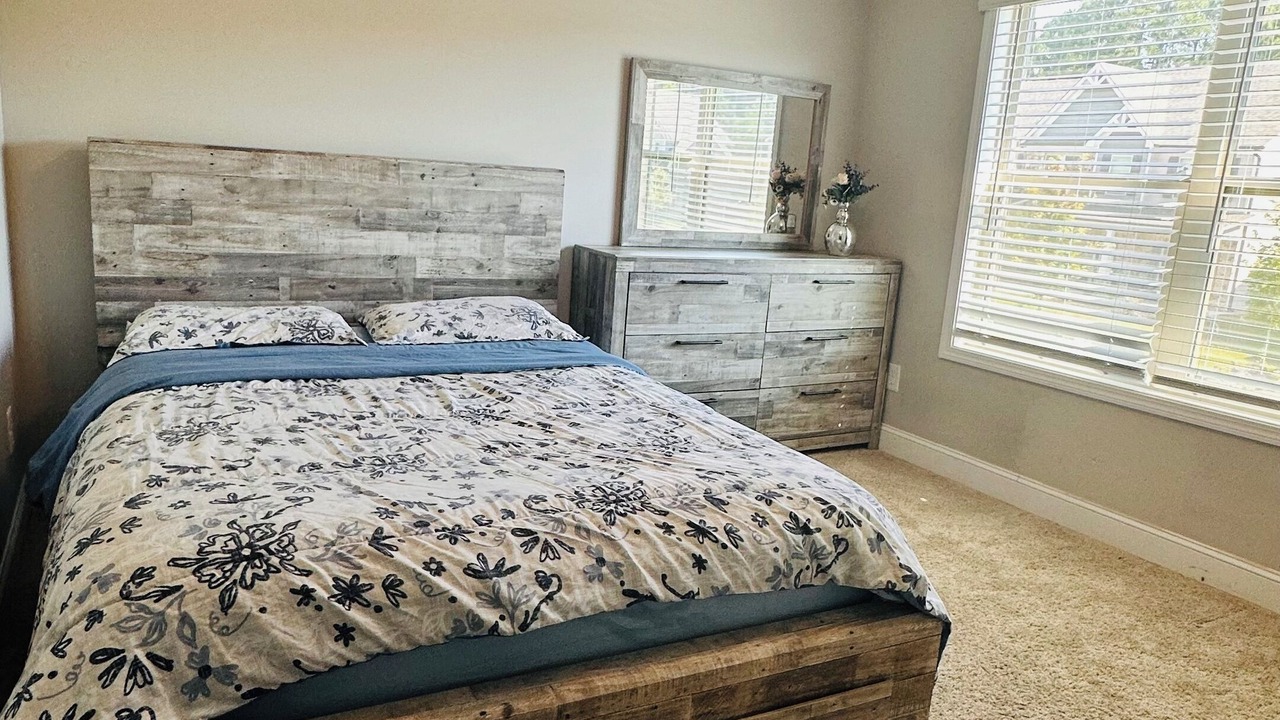 Photo of Bedroom in Dacula