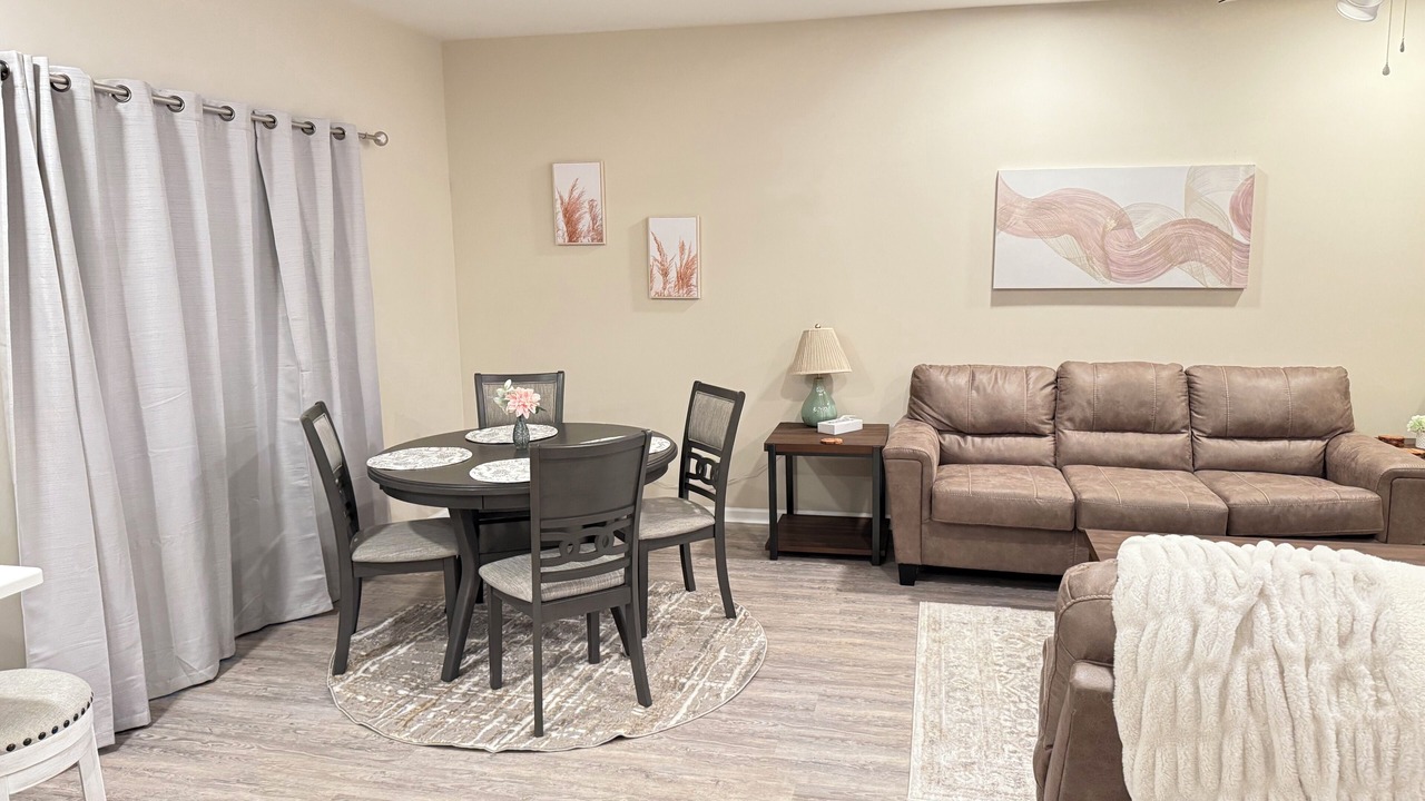 Photo of Livingroom in Huntsville
