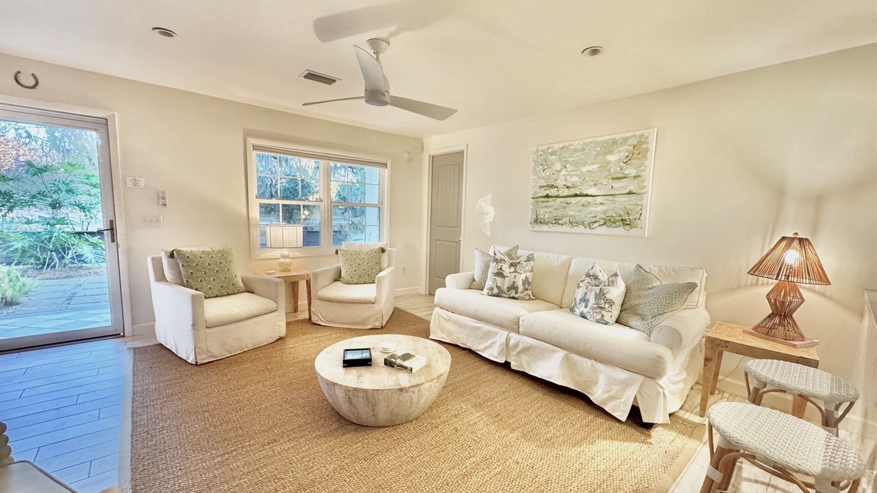 Photo of Livingroom in St. Simons Island