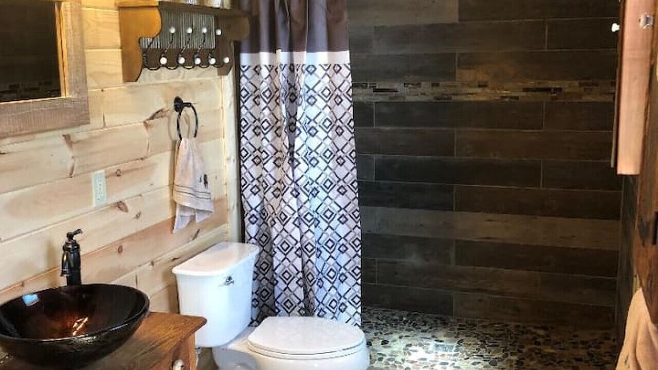 Photo of Bathroom in Madisonville