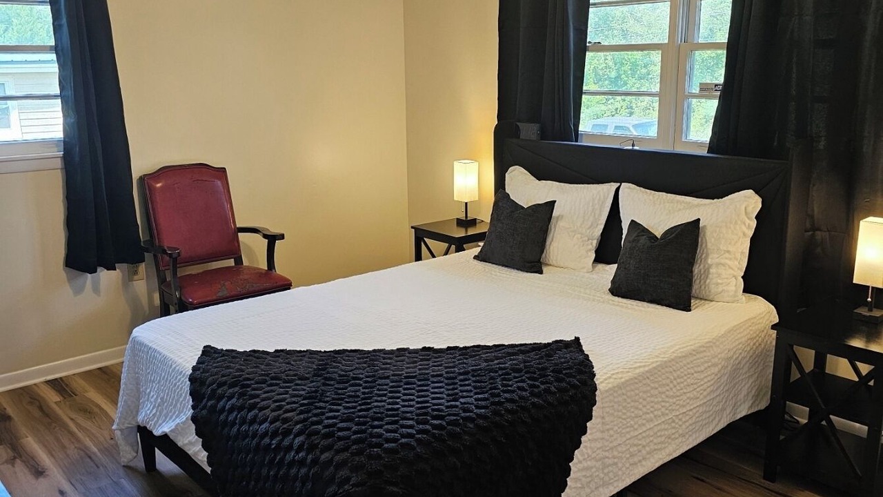 Photo of Bedroom in Alamo