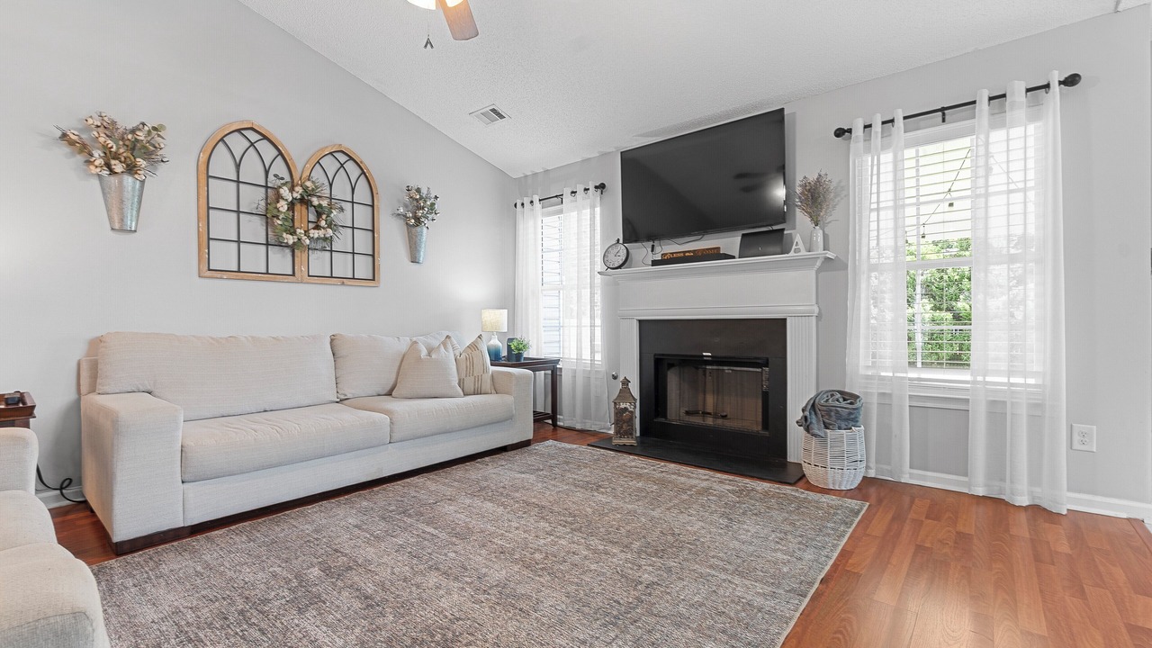 Photo of Livingroom in Centerville