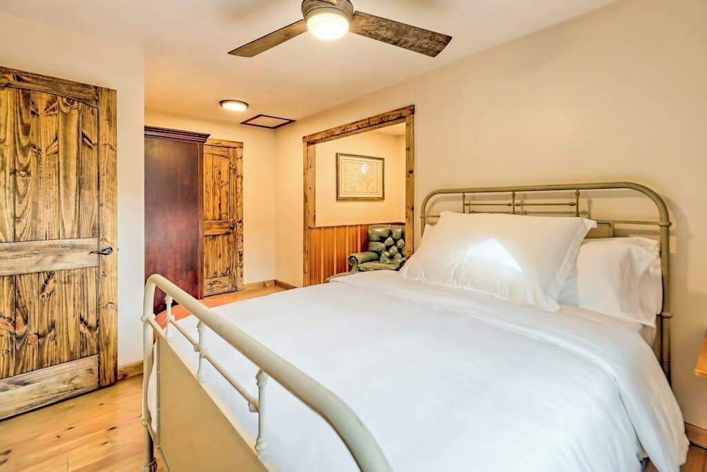 Photo of Bedroom in Blairsville
