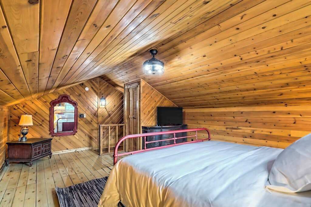 Photo of Bedroom in Blairsville
