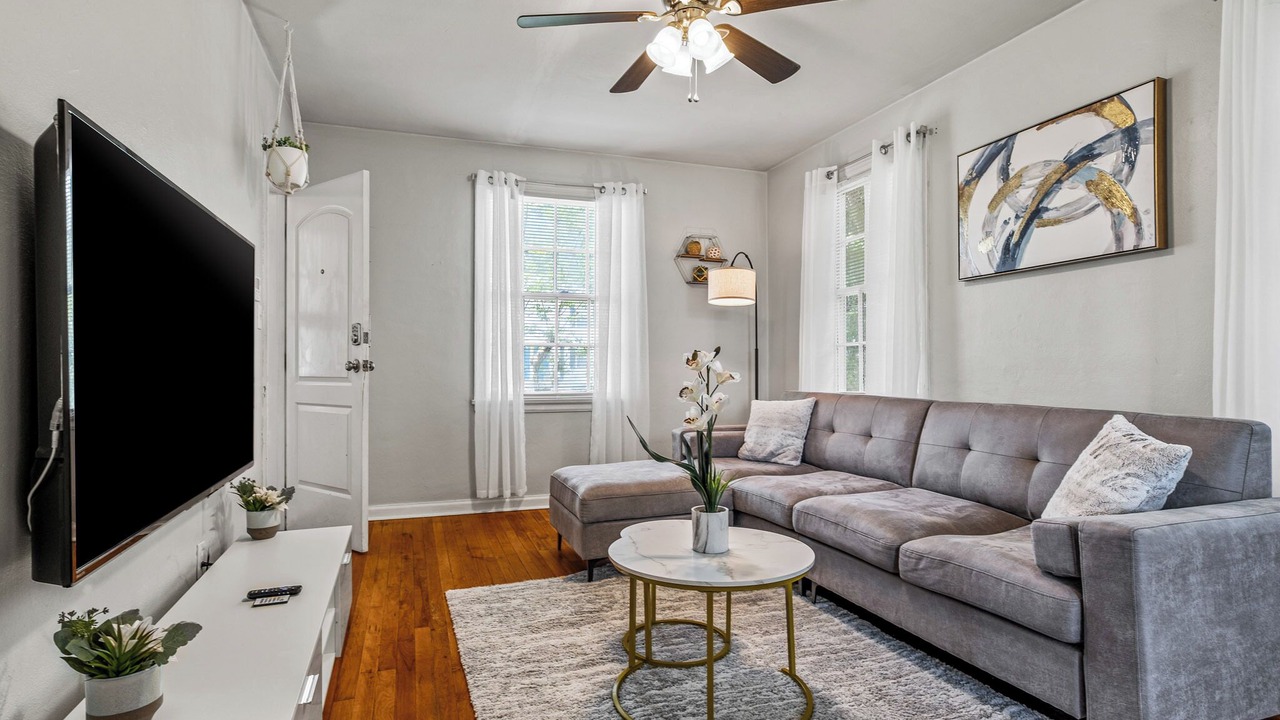 Photo of Livingroom in Southeast Pensacola