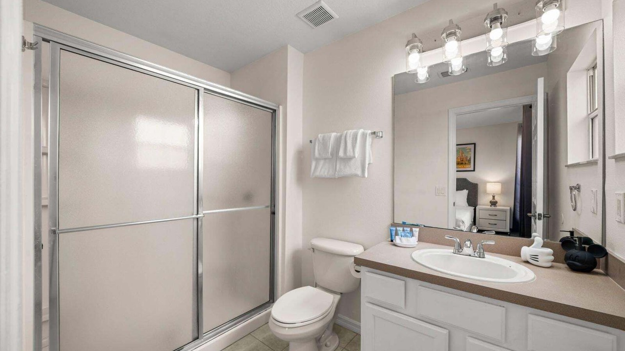 Photo of Bathroom in Sunset Lakes