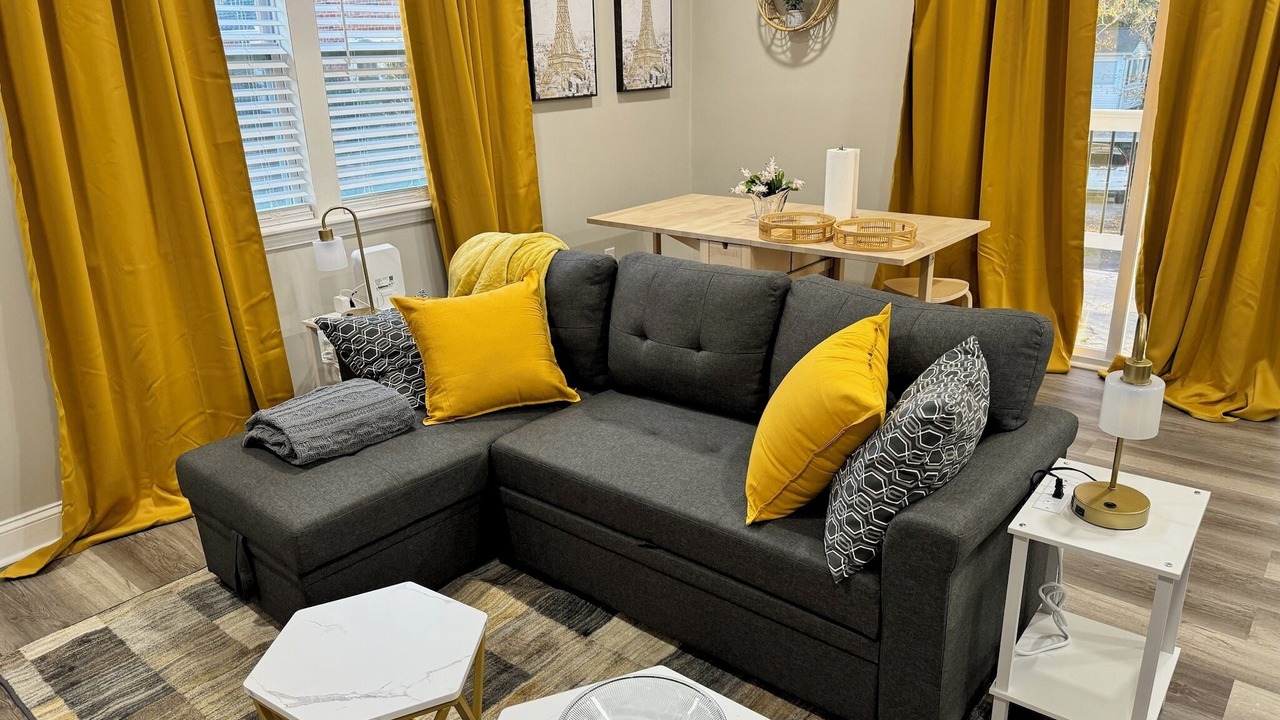 Photo of Livingroom in LaGrange