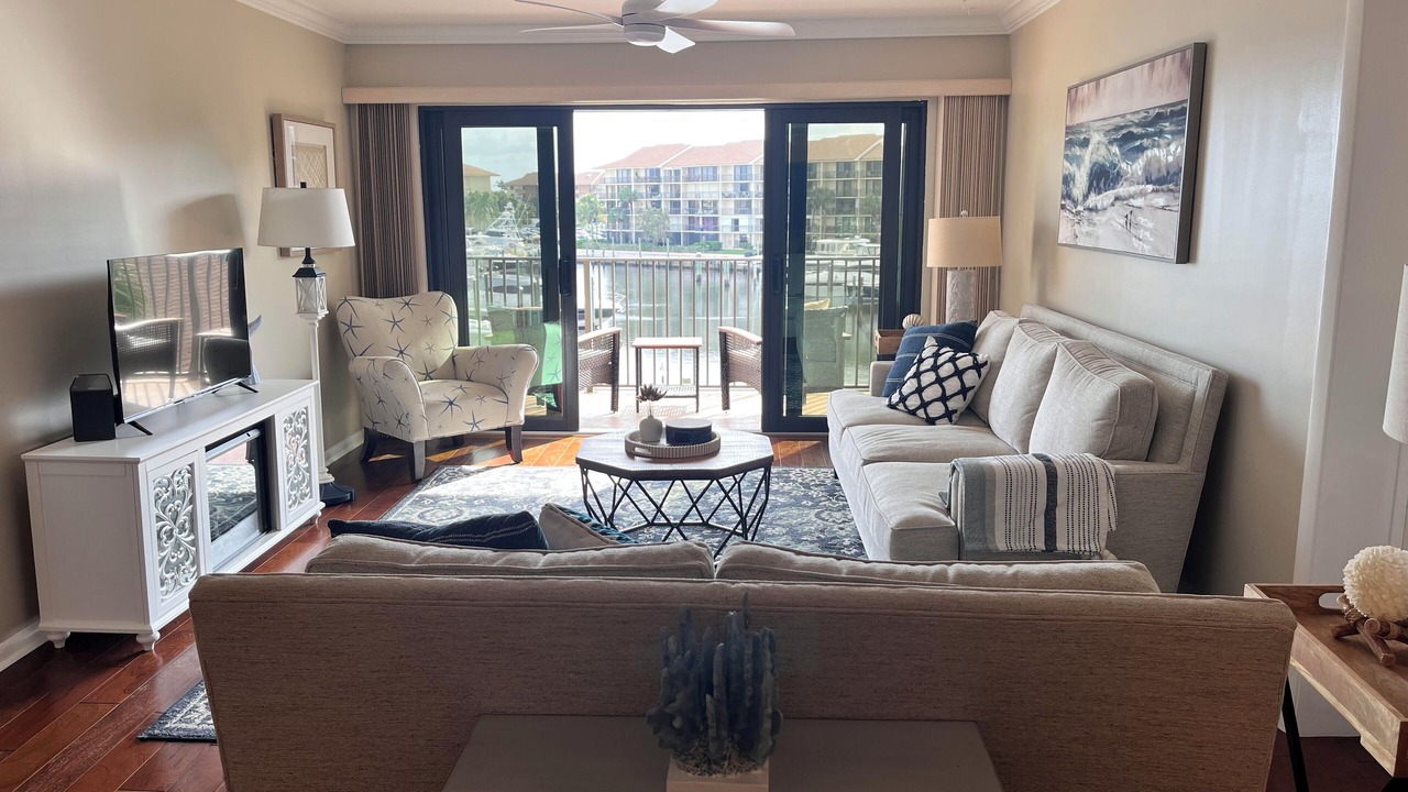 Photo of Livingroom in The Bluffs