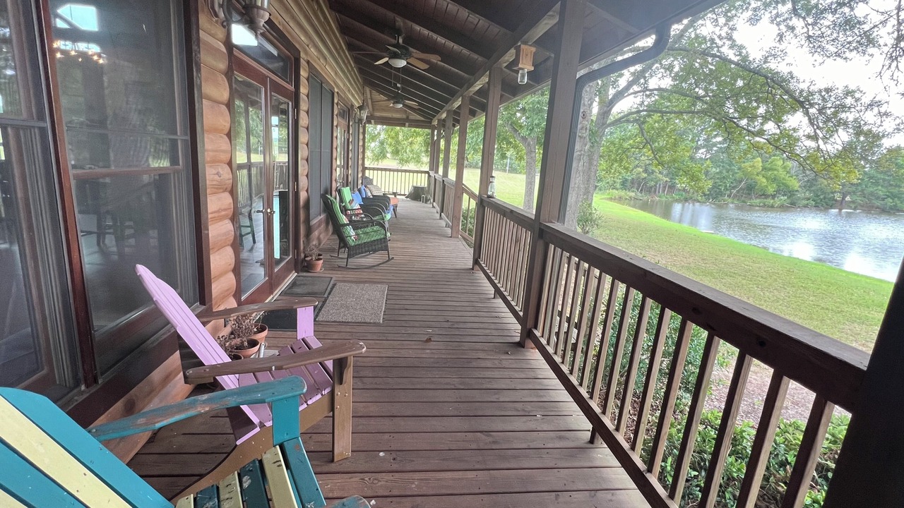 Photo of Patio Balcony in Pine Mountain