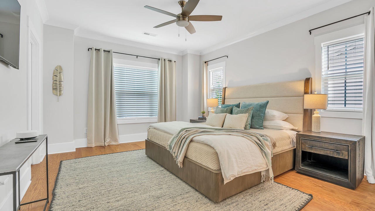 Photo of Bedroom in Colonel Elias Earle Historic District