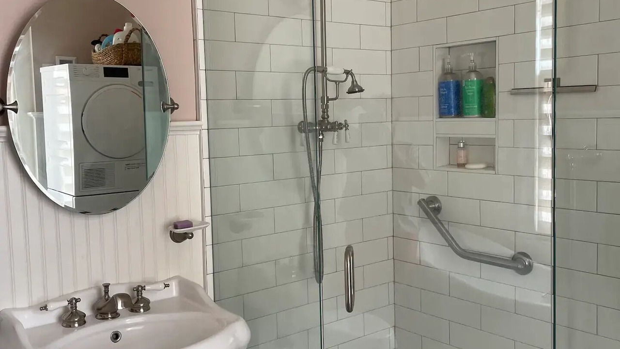 Photo of Bathroom in Laurel