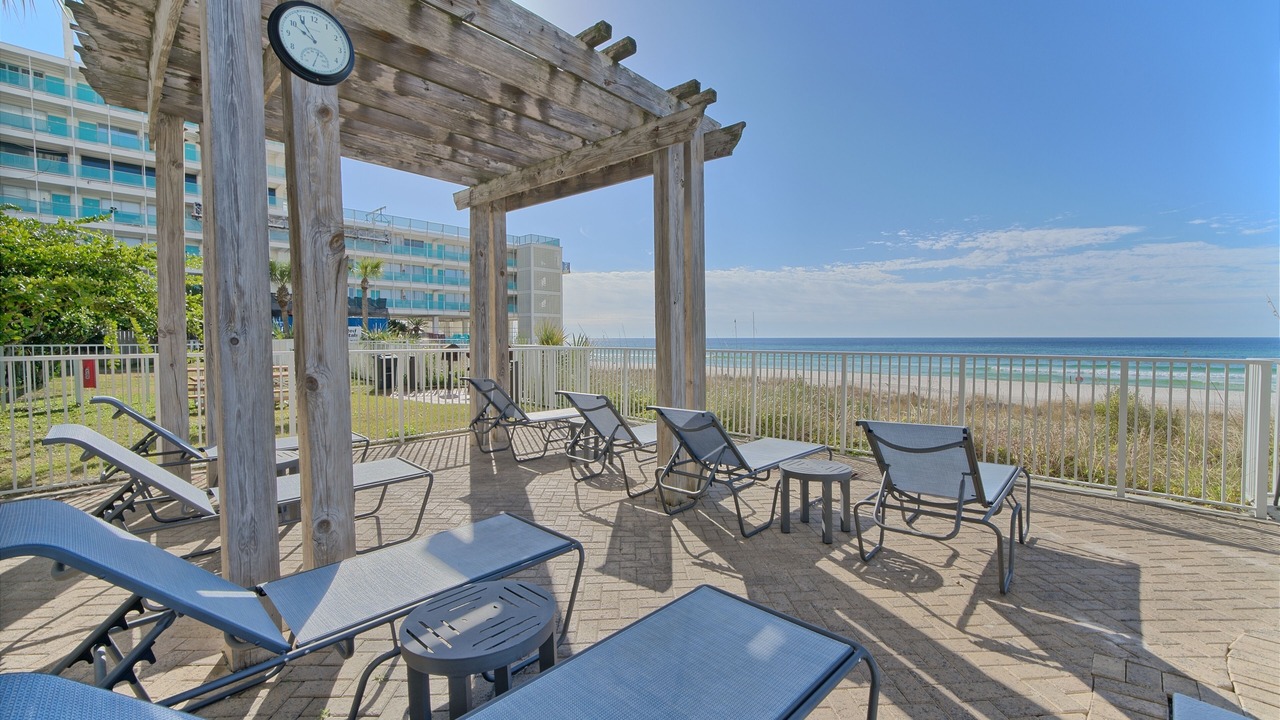 Photo of Patio Balcony in Bid-a-wee Beach
