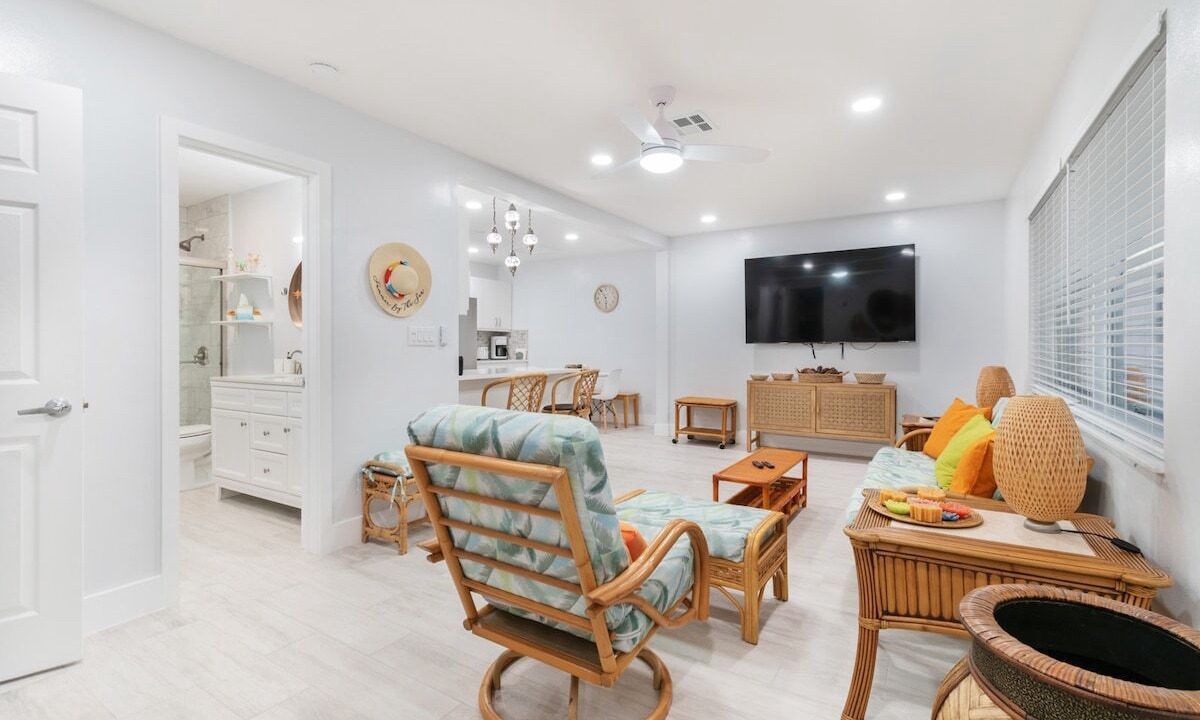 Photo of Livingroom in Harbor Village