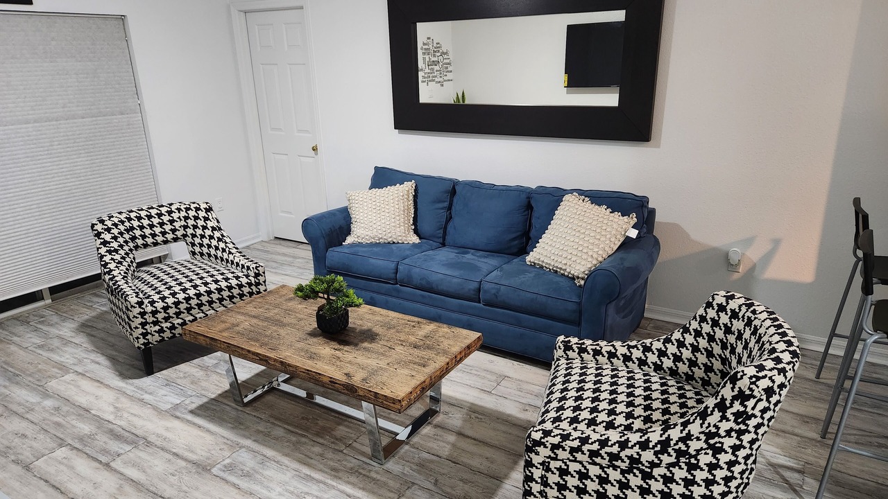 Photo of Livingroom in Eagle Pointe South