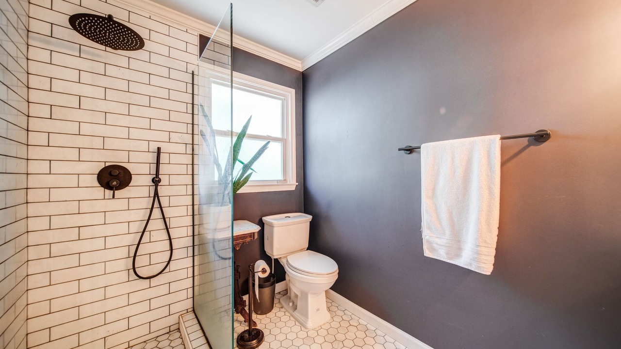 Photo of Bathroom in Hapeville