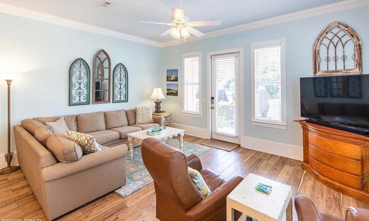 Photo of Livingroom in Fort Bay