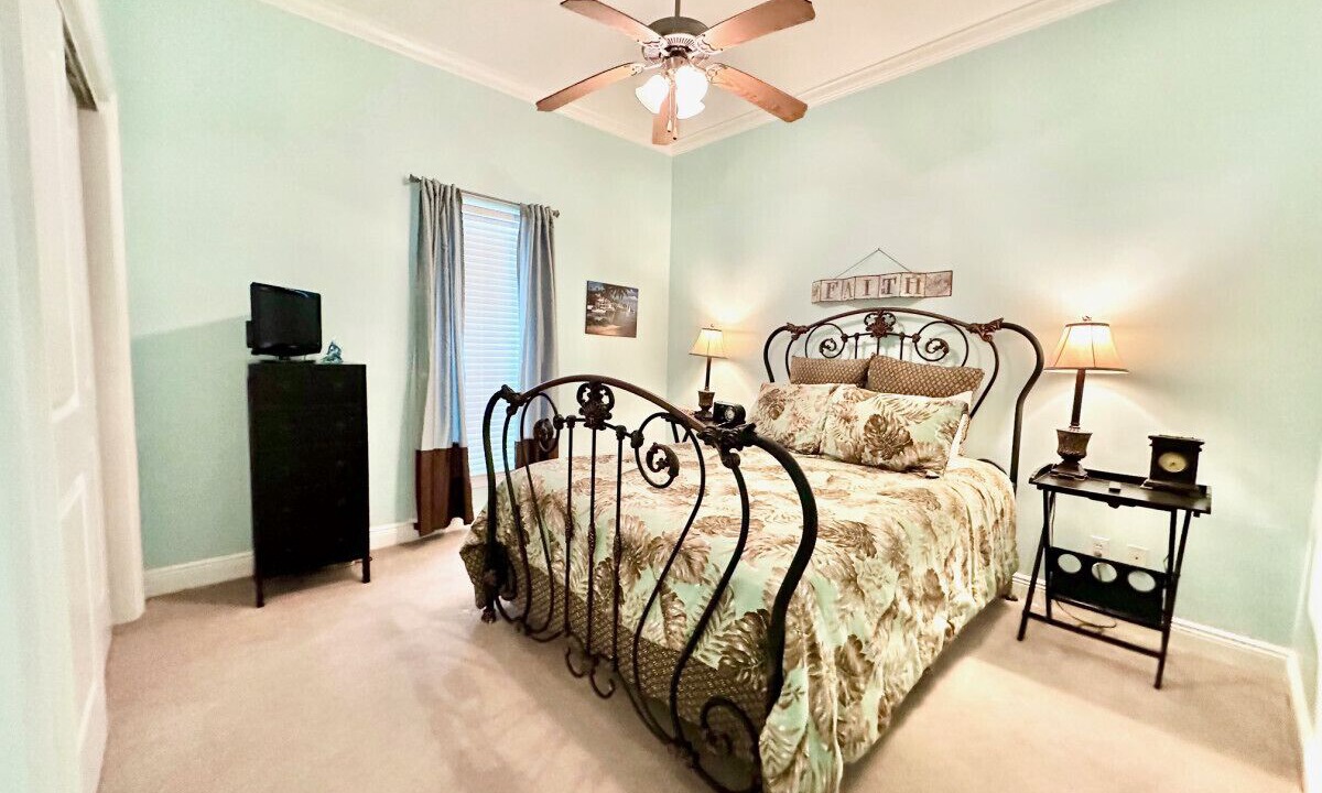 Photo of Bedroom in Henderson Point