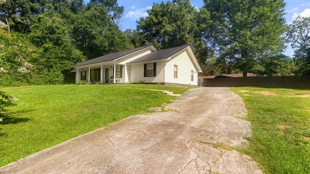 Photo of Outdoor in Daleville