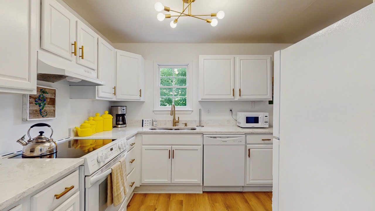 Photo of Kitchen in Beach Institute