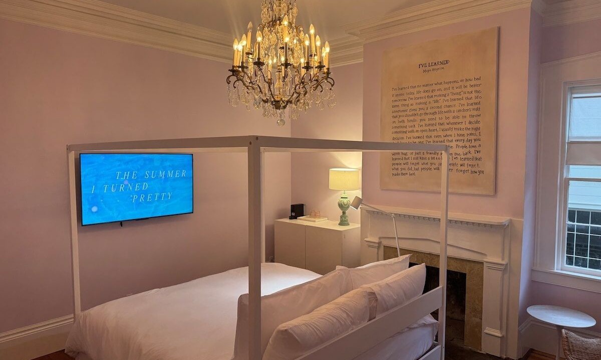 Photo of Bedroom in Historic District - North