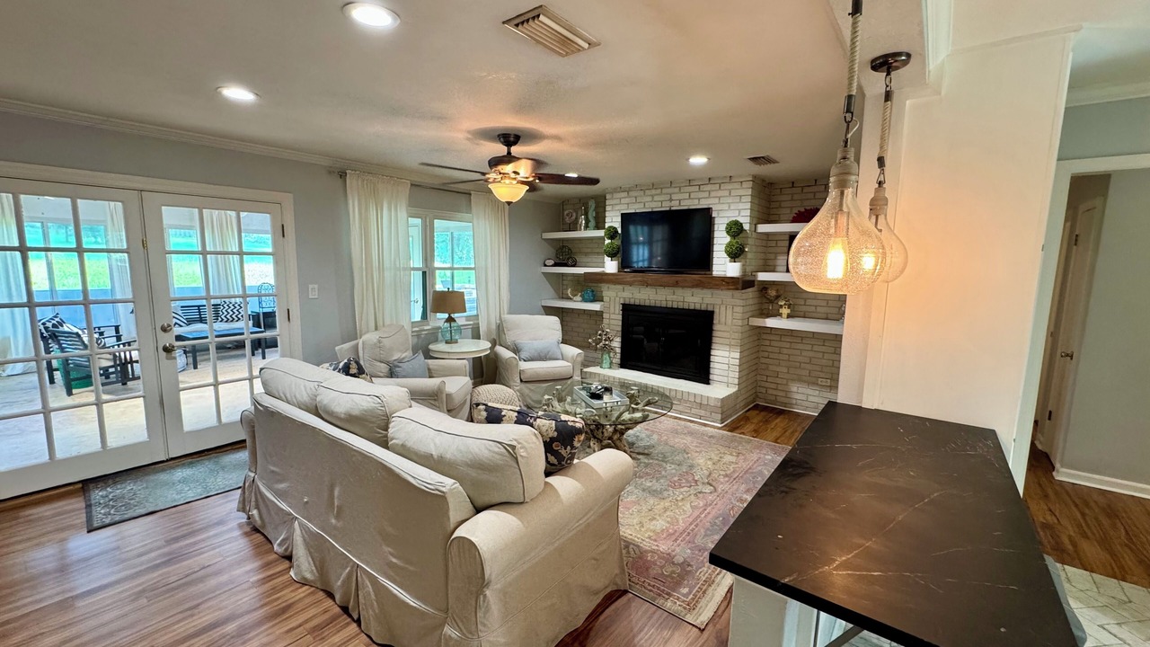 Photo of Livingroom in Tallahassee