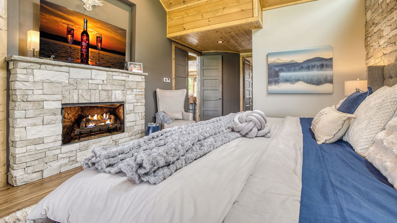 Photo of Bedroom in Ellijay