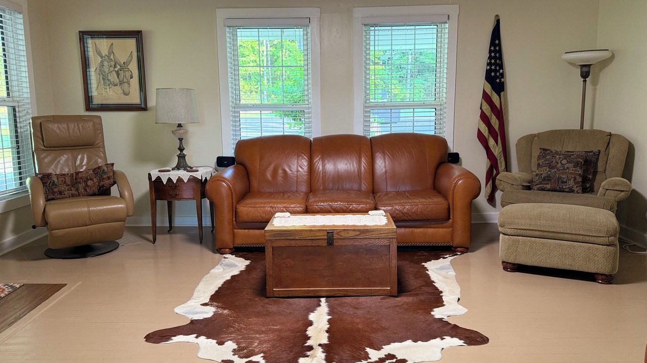 Photo of Livingroom in New Site