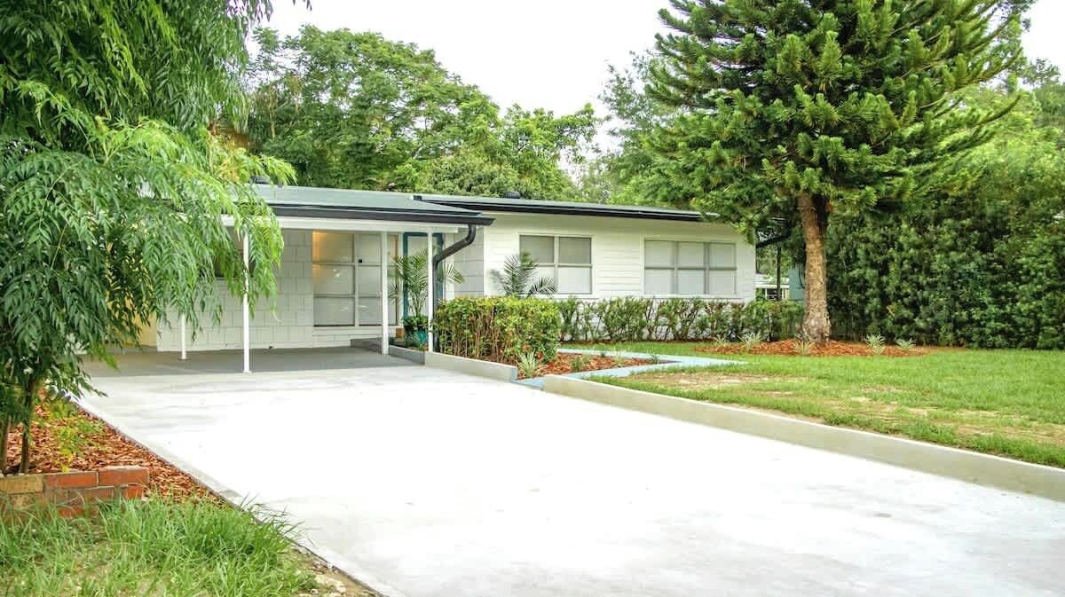 Photo of Outdoor in Lake Underhill