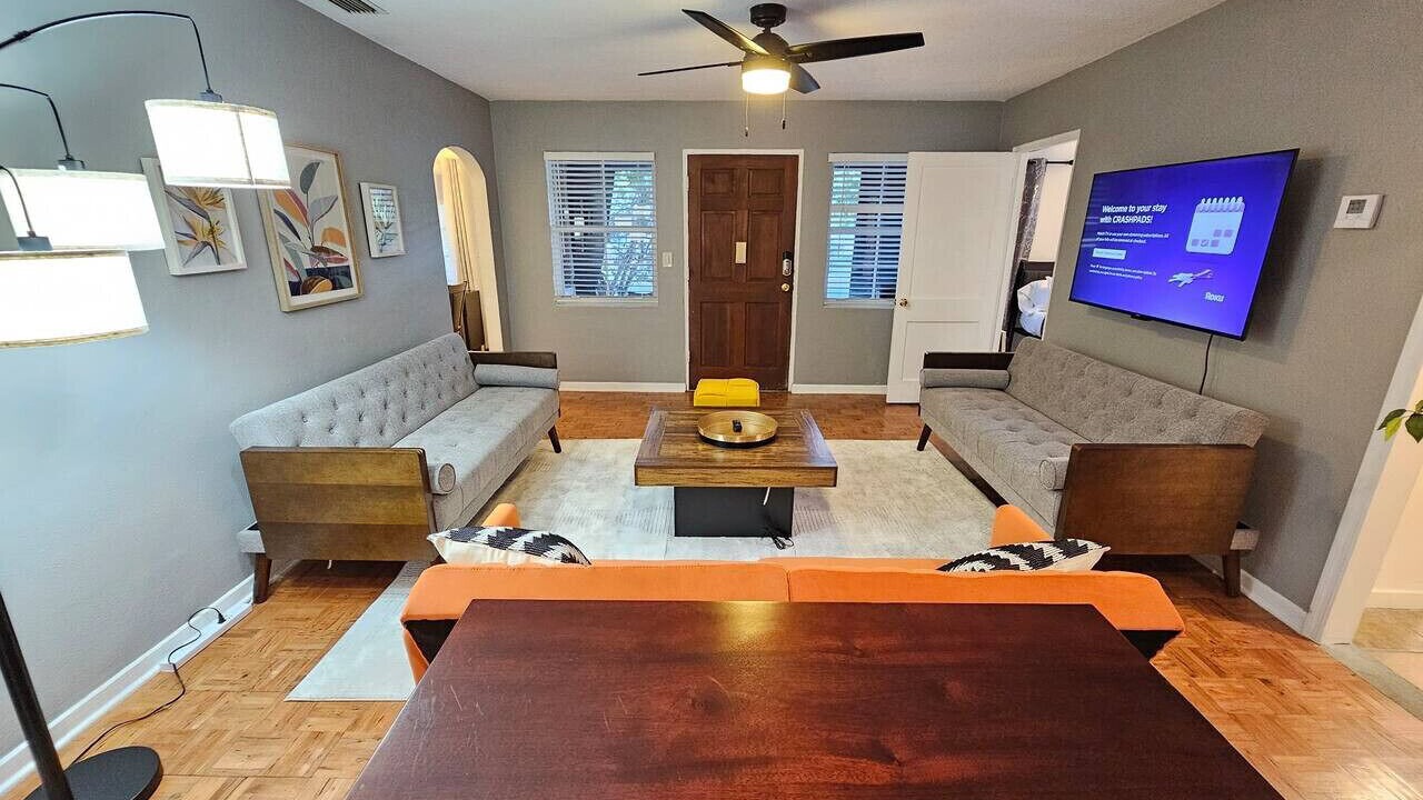 Photo of Livingroom in Colonialtown South