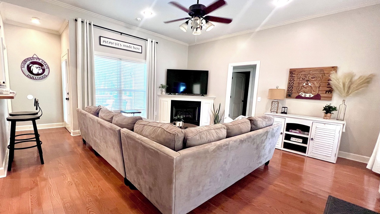 Photo of Livingroom in Starkville