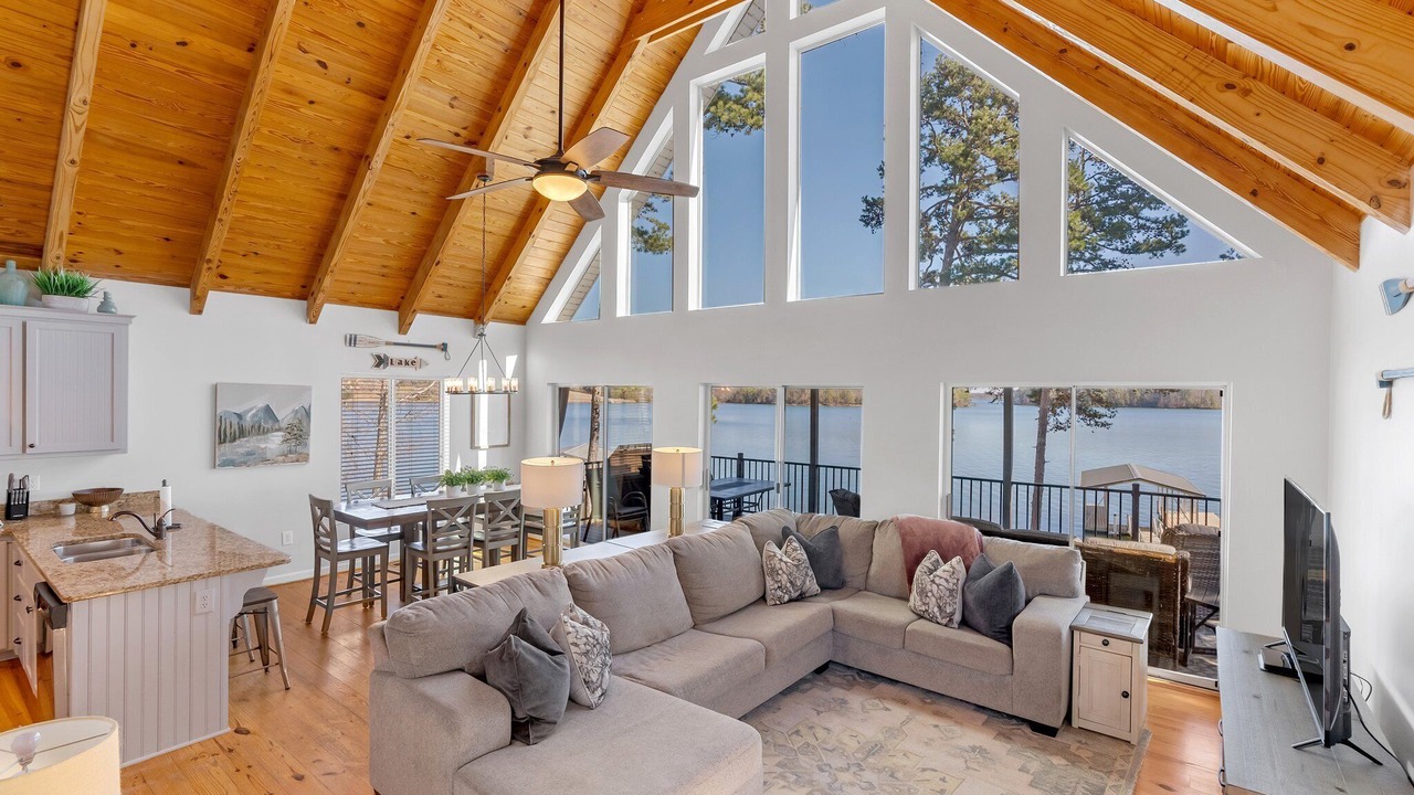 Photo of Livingroom in Seneca