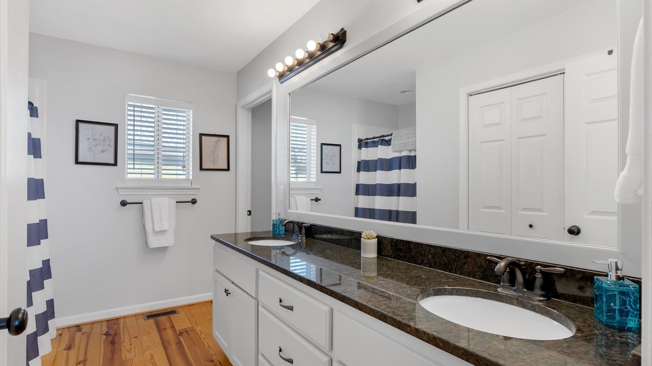 Photo of Bathroom in Seneca