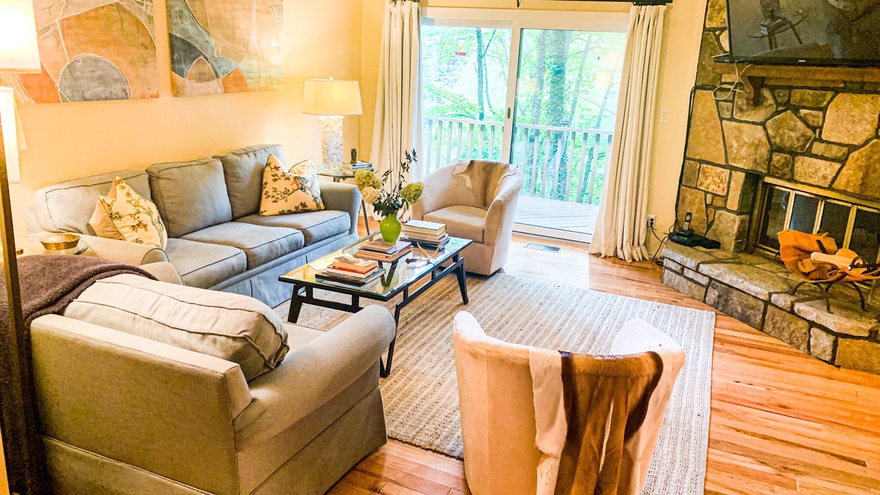 Photo of Livingroom in Sapphire