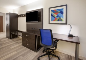 Holiday Inn Express and Suites Brunswick, an Ihg Hotel