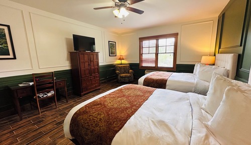 Standard Room, 2 Queen Beds, Non Smoking, Mountain View (09)
