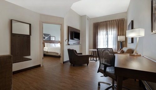 Suite, 2 Bedrooms, Accessible, Kitchen (Communications, Roll In Shower)