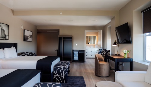 Double Queen Suite